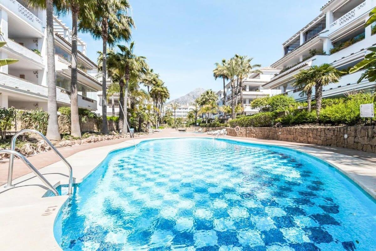 Beachfront Golden Mile Puento Sea View Wifi Apartment Marbella